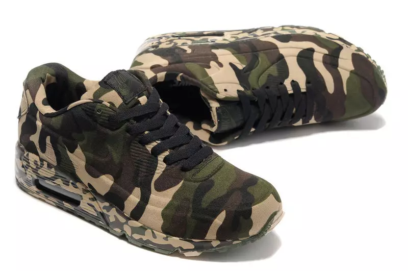 Sneakers Penyamaran (49 Foto): Model dalam Gaya Militari dengan Cetak Penyamaran, Khaki, Disamarkan 2031_21
