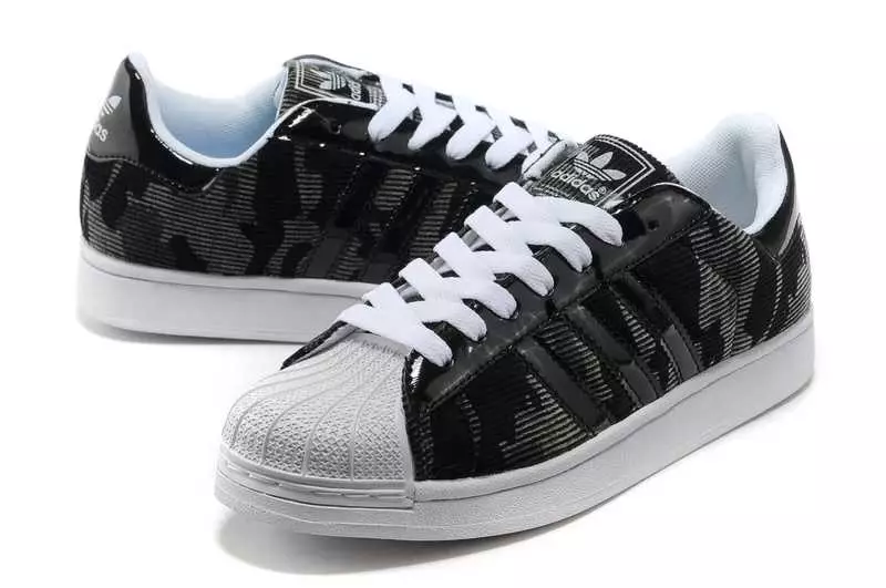 Camouflage Sneakers (49 ფოტო): მოდელები სტილში სამხედროები ბეჭდვითი Camouflage, Khaki, შენიღბული 2031_23