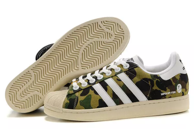 Kamaka sneaker (49 hotuna): Models a cikin surarar sojan soja tare da buga camouflage, Khaki, kame 2031_24