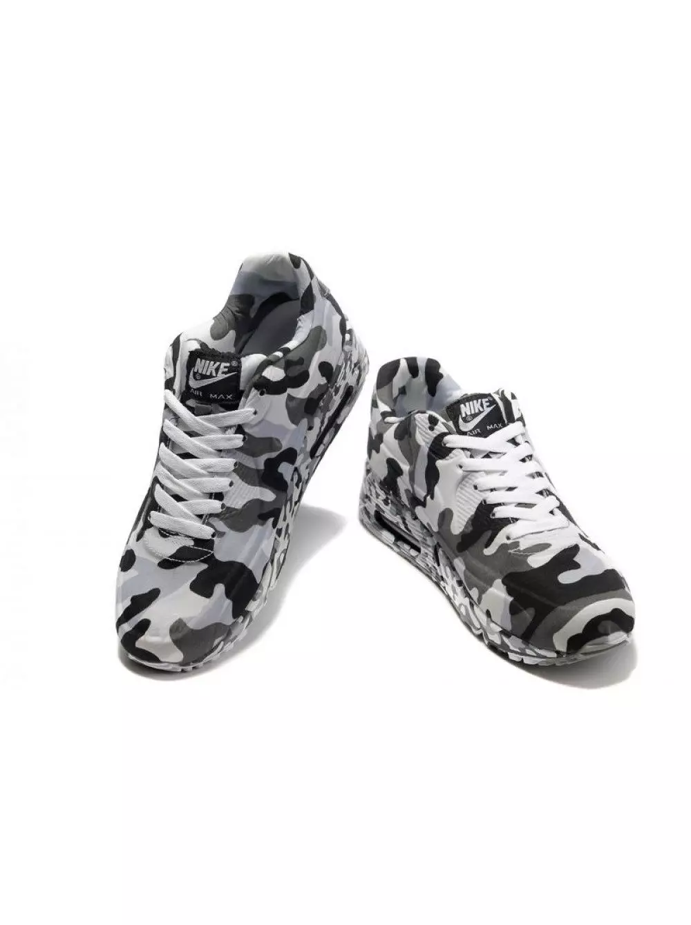 Camouflage Sneakers (49 fotók): Modellek a militariák stílusában, álcázás nyomtatásával, Khaki, álcázva 2031_32
