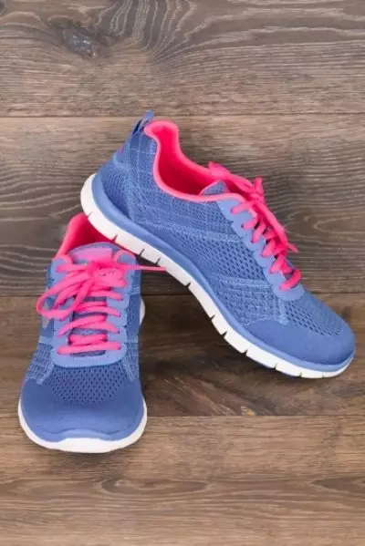 Sneakers Sketchs (62 photos): Women's and children's models Skechers Shape Ups, Burst and Synergy Elite Status, reviews 2037_33