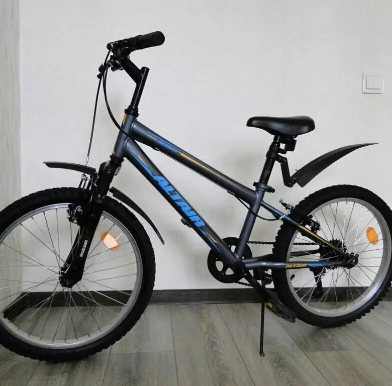 Biciclete Altair (36 fotografii): Best Biciclete pentru copii și adulți City 24 și City Boy 20, Alte modele pentru fete și băieți. Recenzii de proprietate 20391_14