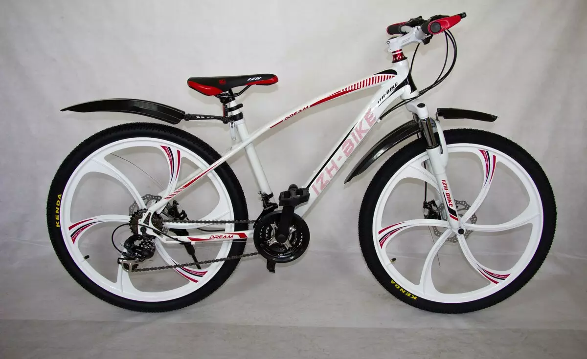 Bicicletas Izh-Bike: descrición da bicicleta de tres rodas de bicicletas para adultos de 24 pulgadas e bicicletas eléctricas, outros modelos. Comentarios 20392_11