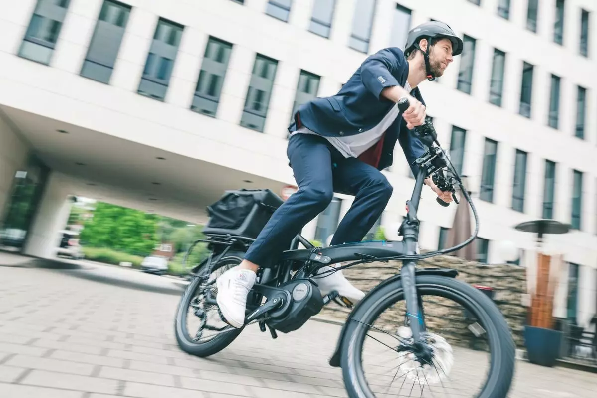 Bikes Folding Bikes: Rêjandin û Pîvan ji bo hilbijartina modelên herî hêsan û herî tevlihev ên markayên Almanî û Japonî 20401_18