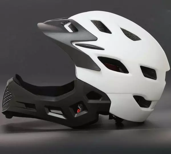 Helmetat e biçikletave të fëmijëve: Zgjidhni profesione mbrojtëse për fëmijët në 1, 2, 3, 4 dhe 5 vjet. Dimensione 20421_39
