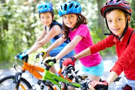 Barnens cykelhjälmar: Välj skyddsstrålar för barn på 1, 2, 3, 4 och 5 år. Mått 20421_5