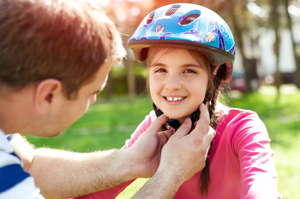 Barnens cykelhjälmar: Välj skyddsstrålar för barn på 1, 2, 3, 4 och 5 år. Mått 20421_8