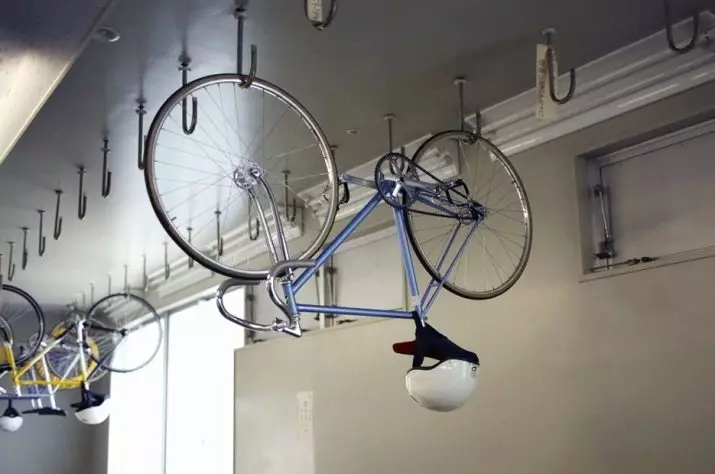 Montaža bicikala: sustavi za pohranu bicikala na stropu i na podu pomoću nosača ili mehanizam za podizanje 20426_3