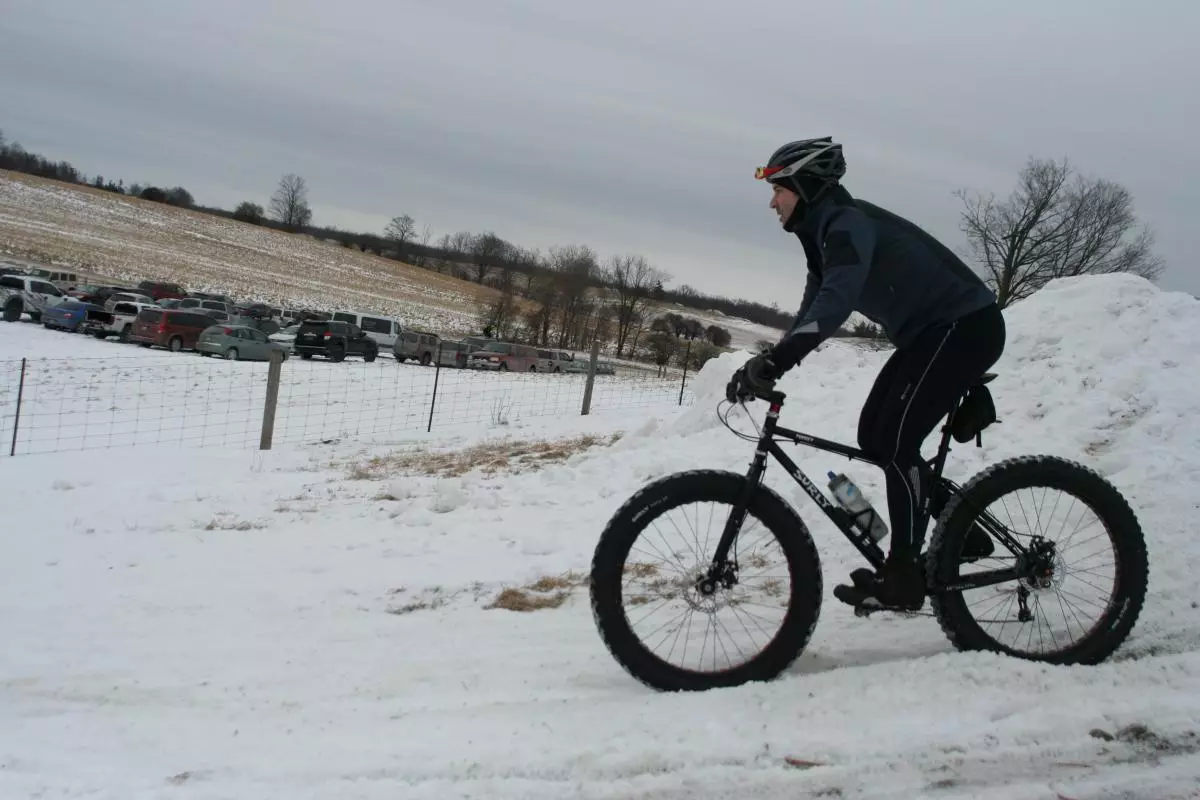 Talvirenkaat polkupyörälle: nastat renkaat 20-26 ja 28-29 tuumaa, muut vaihtoehdot talvikumille. Pyöräilyrenkaiden valinta talvella 20449_3