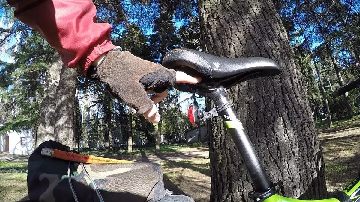 How to properly adjust the seat on a bike? What kind of height should be the saddle? How to raise the seat and configure it correctly horizontally? 20469_7