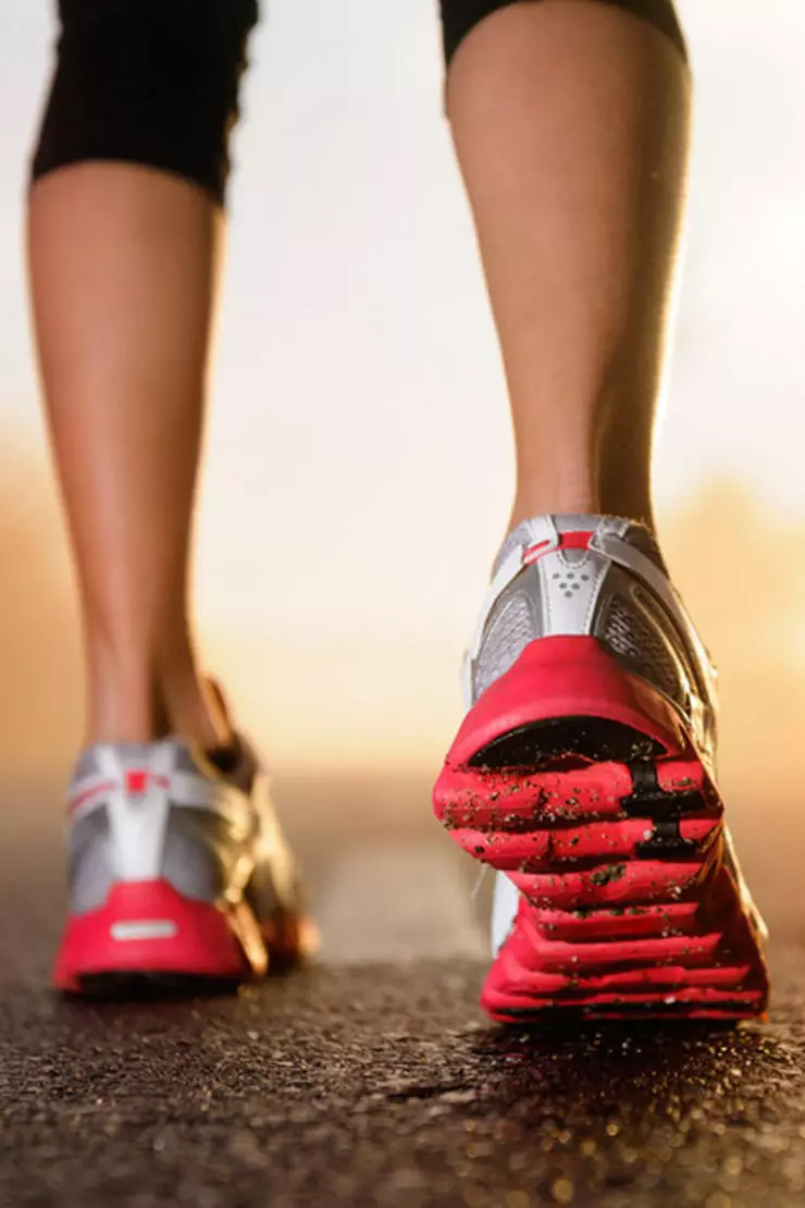 Zapatillas para correr en asfalto (65 fotos): Cómo elegir zapatillas de deporte, cómo elegir lo mejor 2046_26