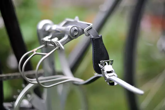 Tuklips: correa de bicicleta. Tipos de cintos para bicicletas para nenos e adultos, a súa instalación. Wellgo Straps e outras opcións 20472_5
