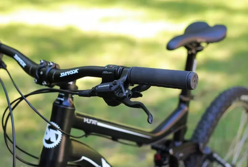 Rattet för en cykel: Funktioner av hög- och vikningscykelrullar, en översikt över 