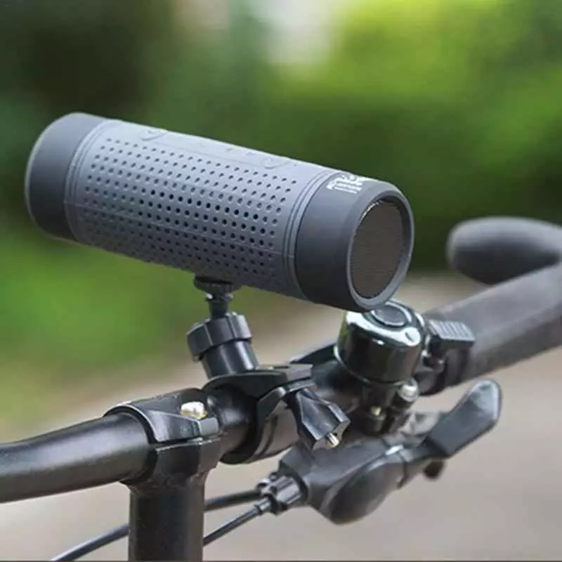 Una colonna per bicicletta: caratteristiche di fissaggio e supporto del titolare per il marchio del ciclo. Panoramica delle colonne JBL e degli altri con Bluetooth. Come scegliere una colonna portatile sul volante? 20478_9