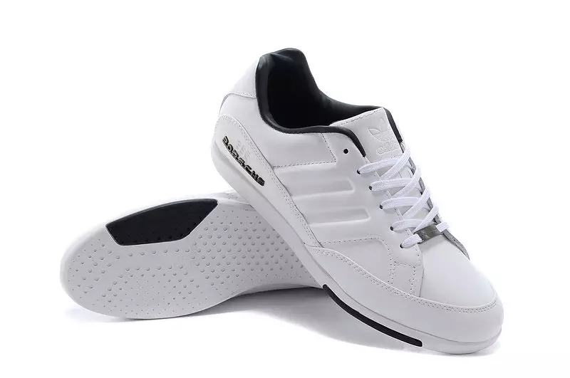 Sneachers සැලසුම් (ඡායාරූප 61): ආකෘති සහ එකතු කිරීම්, සමාලෝචන 2047_16