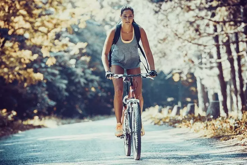 自転車インフルエンザ：ステアリングホイールの自転車ハンドルの特徴、角のゴムオーバーレイの概要。解剖学的インフルエンザの選択方法マウンテンバイクの方が良いのは何ですか？ 20488_22