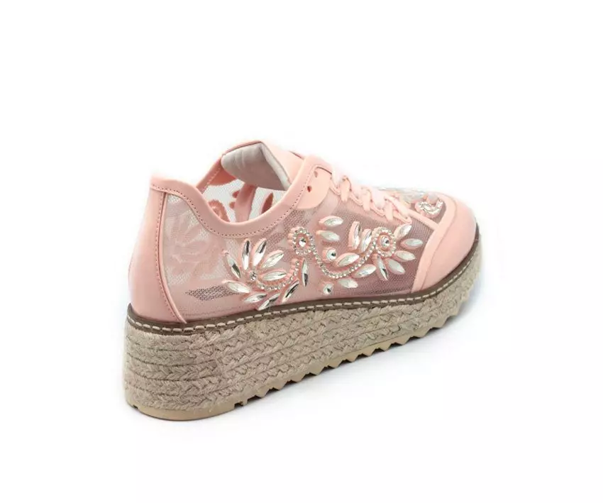 Pink sneakers (56 foto's): Wat te dragen, froulike modellen, sêft roze mei grize sole 2048_23