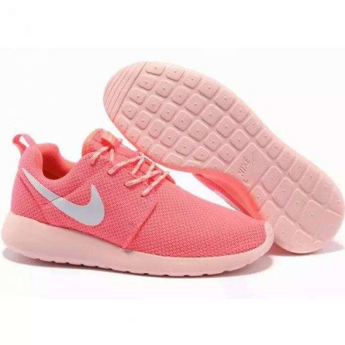 Pink Sneakers (56 foto's): Wat te dragen, vrouwelijke modellen, voorzichtig roze met grijze zool 2048_8