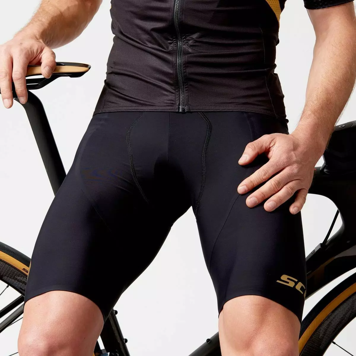 Voshorts: Types de cyclisme, short cycliste des femmes et des hommes de la marque Fox et d'autres fabricants de vêtements pour un vélo 20501_5