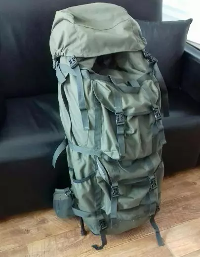 Velororyukzak: Agħżel backpack fuq il-ġisem ta 'roti u fuq wara ta' ċiklista, ċikliżmu backpack deewer, cyclotech, Thule u mudelli oħra 20506_7