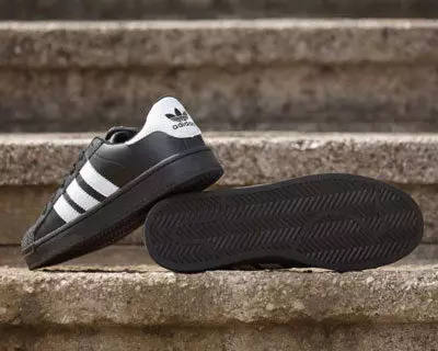 Adidas Sneakers modellek (94 fotók): legjobb modellek, régi és új modellek 2050_86