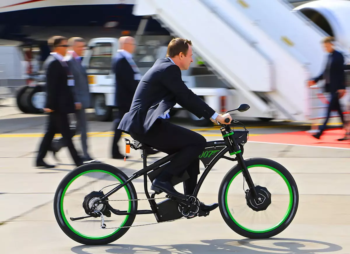 Električni bicikli (50 fotografija): Odaberite punjive bicikle ruske proizvodnje, planinske i sve kotače pogon, recenzije vlasnika 20517_16