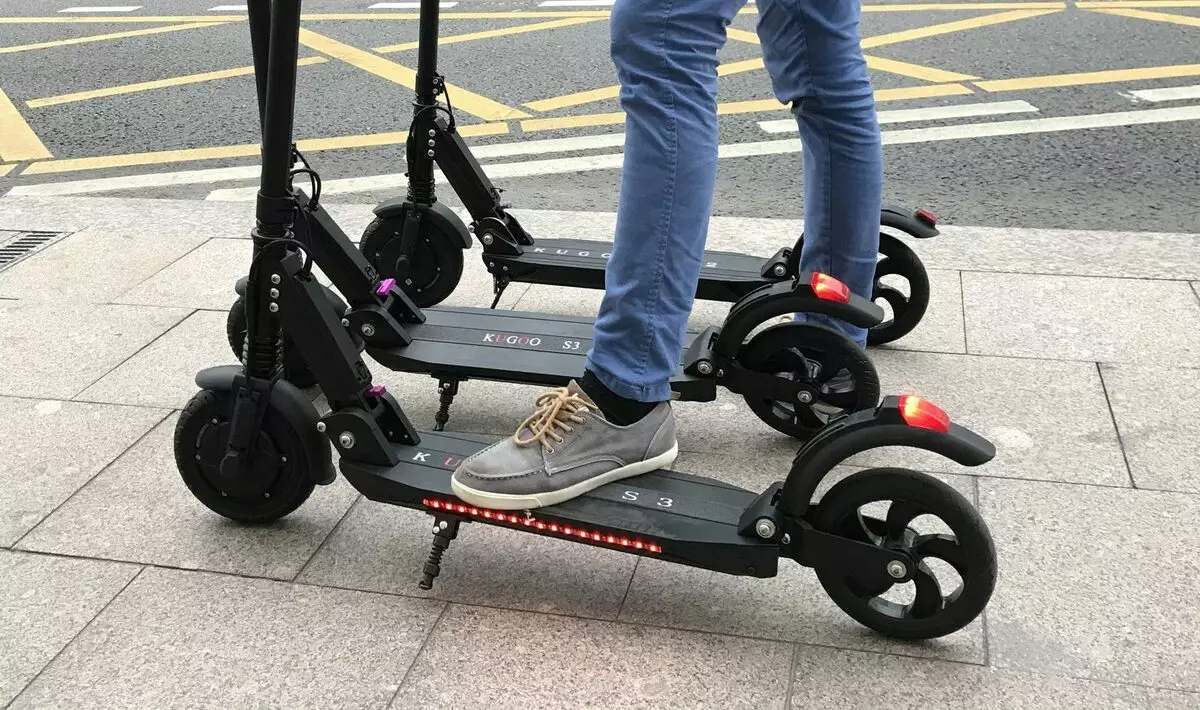 E-Scooter electrospolds: Upute za električni skuter sa sjedištem bez njega. Ono što je uključen? 20524_5