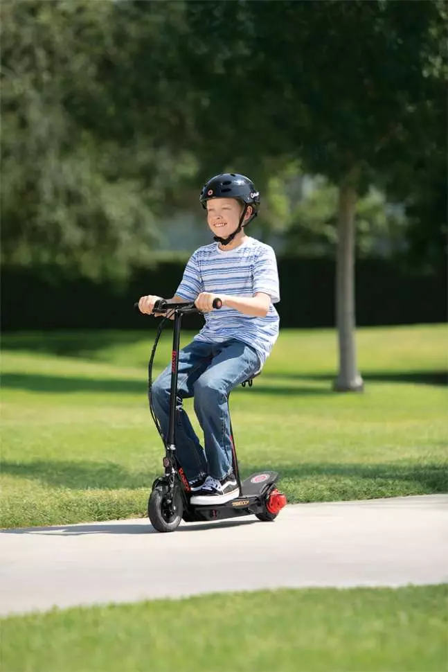 电穴位与座位（43张照片）：成人和儿童的三轮电动滑板车。用马鞍为儿童和老年人的最佳踏板车的评价 20526_40