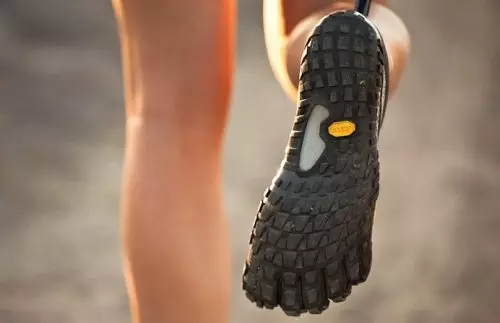 Sneakers gyda bysedd Vibram (49 Lluniau): Modelau gyda 5 bysedd ar wahân 2053_12