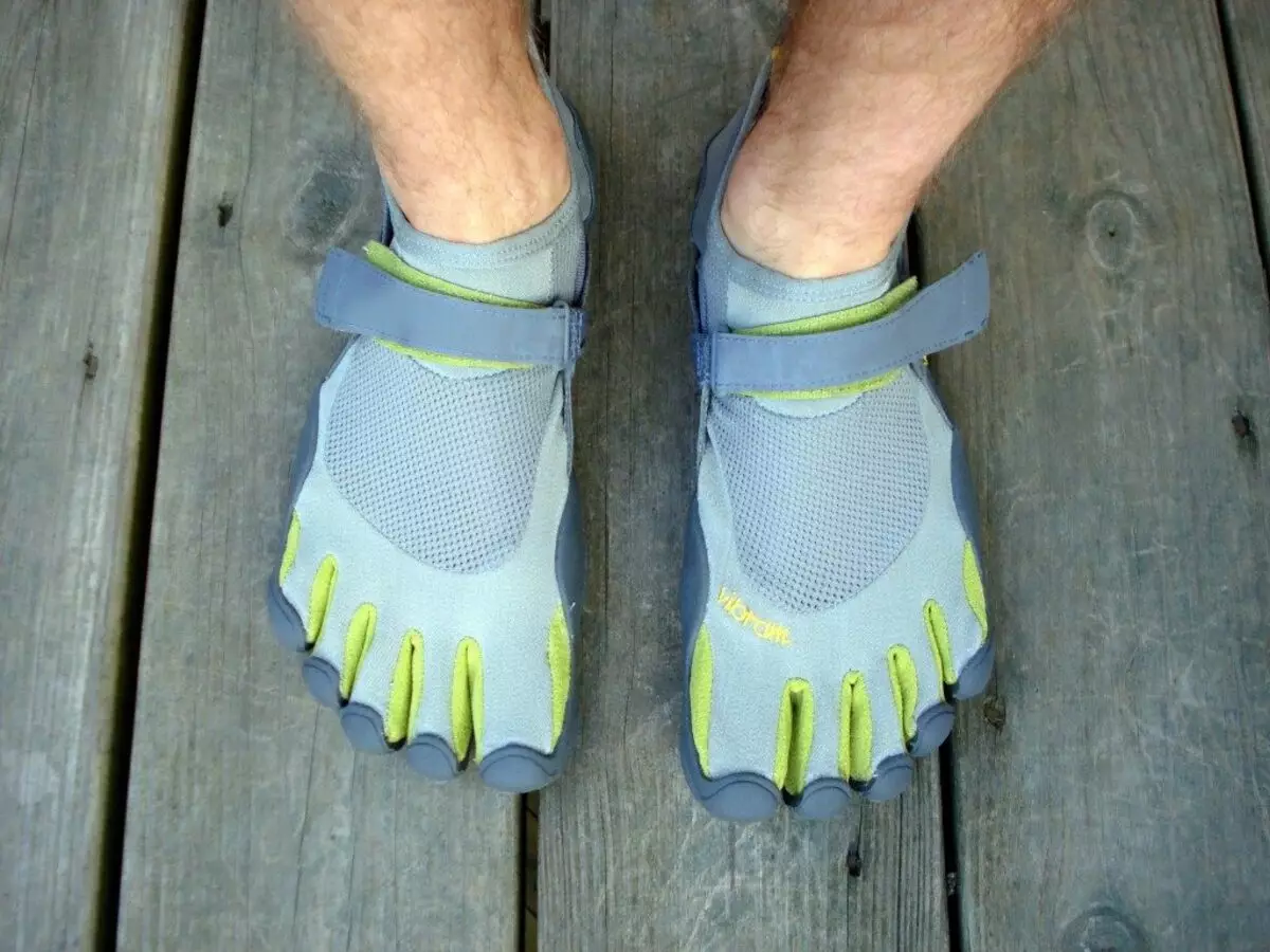 Sneakers tare da yatsunsu Vibram (49 Hoto): Models tare da yatsunsu 5 daban 2053_18