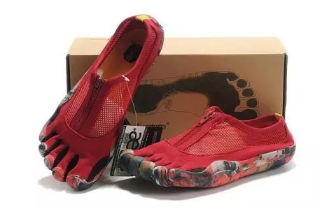 Sneakers na mkpịsị aka VIBram (49 foto): Models nwere mkpịsị aka 5 dị iche 2053_30