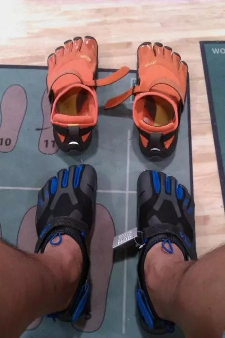 Sneakers na vidole vibram (Picha 49): Mifano na vidole 5 tofauti 2053_43