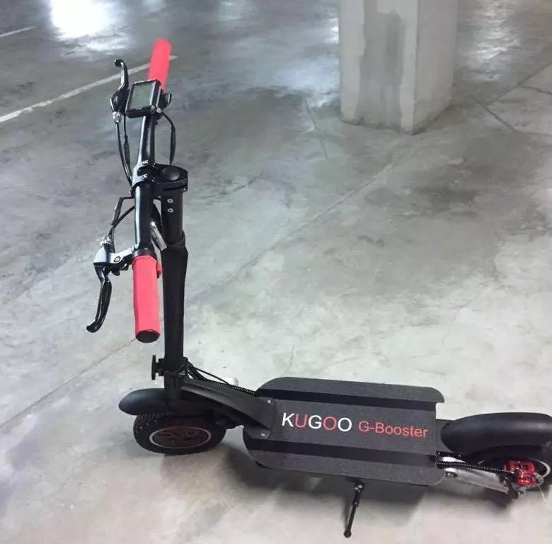 KUGOO electrosphames: Review sa mga scooter ug mga accessories alang kanila, pagtandi sa G-Booster ug Max Speed ​​modelo, tag-iya reviews 20541_30