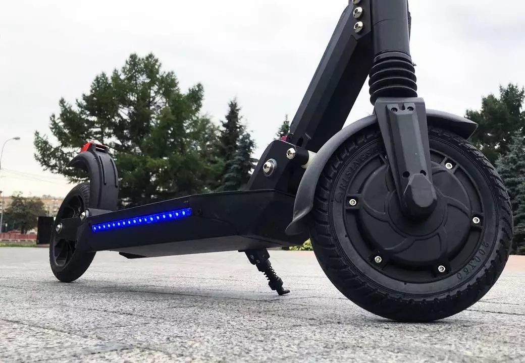 Kugoo Electrochames: Gennemgang af scootere og tilbehør til dem, sammenligning af G-Booster og Max Speed-modeller, ejer anmeldelser 20541_6
