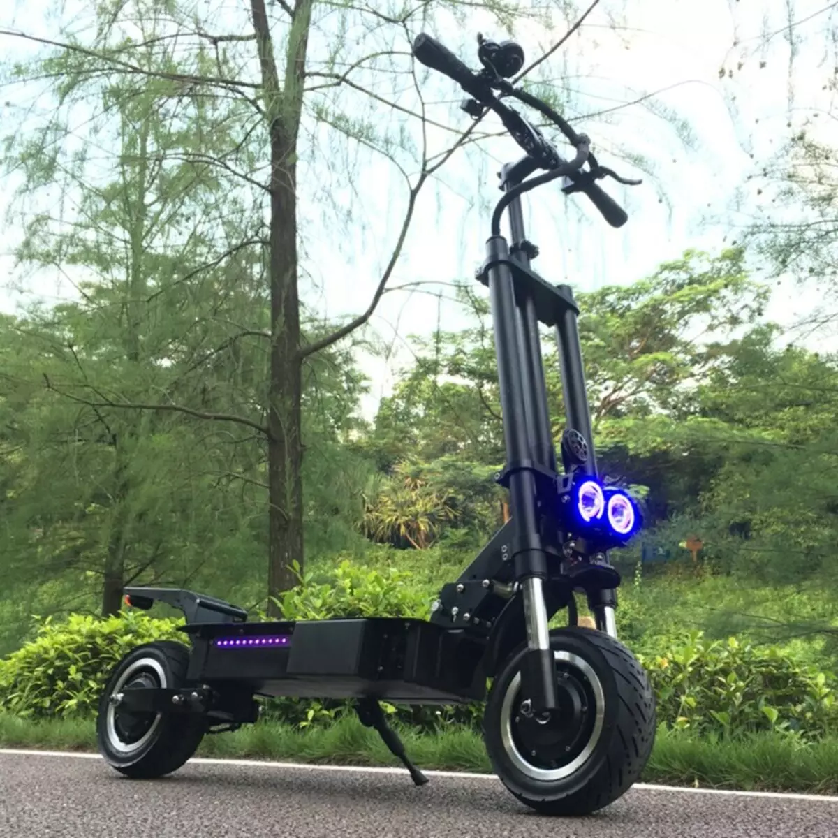 Koj puas xav tau cov cai rau Electrosocat? Dab tsi hluav taws xob scooters xav tau ntaub ntawv? Txoj cai rau cov tog hluav taws xob uas muaj lub cev muaj zog dua 250 watts? 20548_3