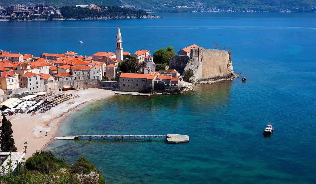 ทะเลสาบ Montenegro ล้างทะเลอะไร? 56 คำอธิบายภาพถ่ายของทะเลเอเดรียติก มันมีฉลามและเม่นทะเลหรือไม่? 20554_41