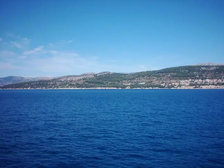 Che mare è il Montenegro? 56 Descrizione della foto del Mare Adriatico. Ha squali e ricci sea? 20554_5