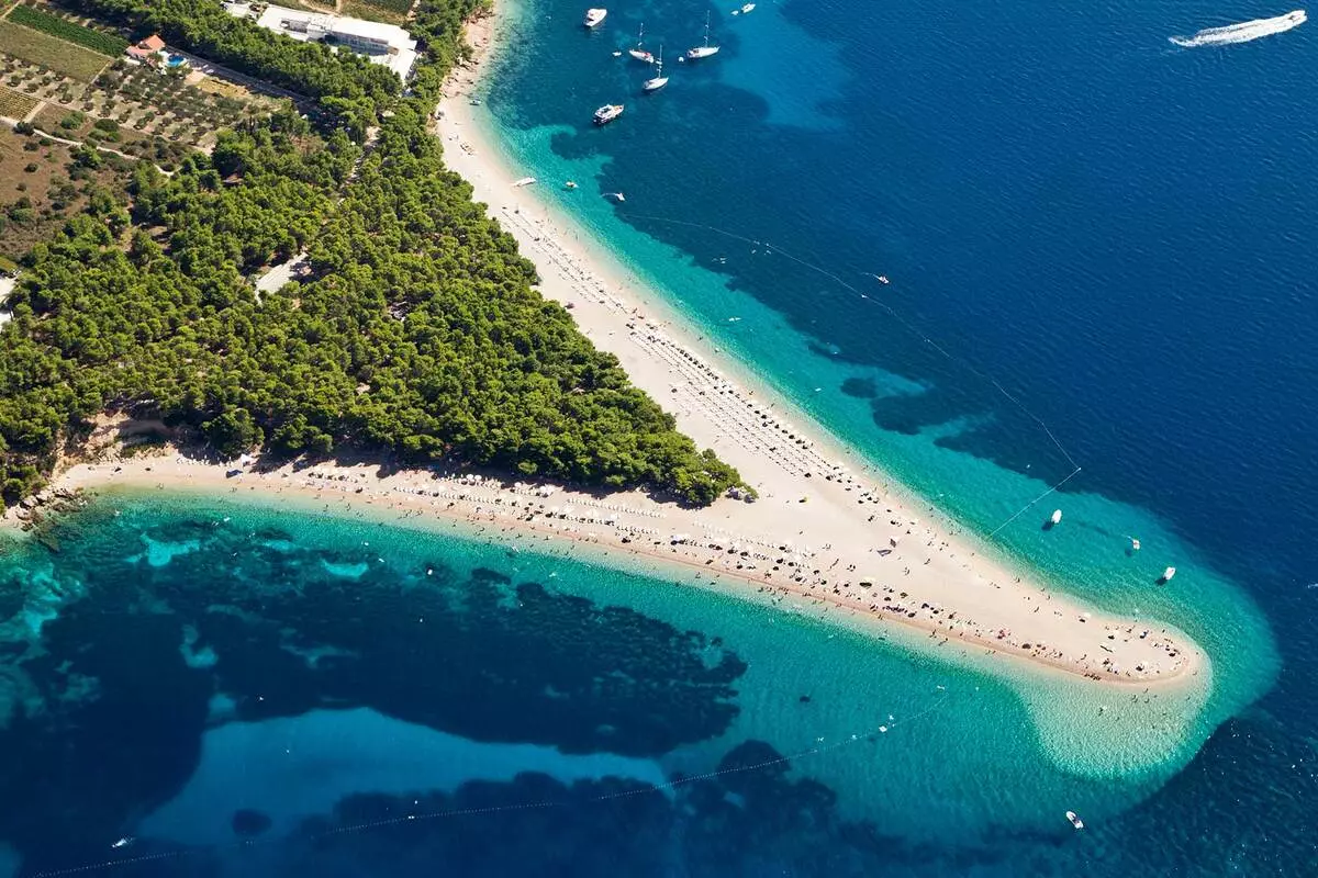 ทะเลสาบ Montenegro ล้างทะเลอะไร? 56 คำอธิบายภาพถ่ายของทะเลเอเดรียติก มันมีฉลามและเม่นทะเลหรือไม่? 20554_8