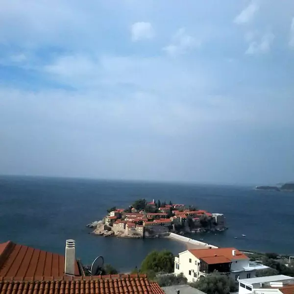 Montenegro (41 နာရီ) တွင် Ada Boyana (41 နာရီ) - ကျွန်း၏အင်္ဂါရပ်များ, ကမ်းခြေများနှင့်ဟိုတယ်များဖော်ပြချက်။ ခရီးသွားပြန်လည်သုံးသပ်ခြင်း 20558_12