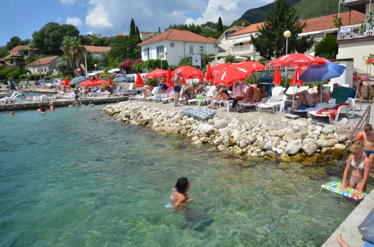 Jenovichi v Černé Hoře (45 fotek): Jaký druh jídla stojí za to zkusit? Funkce počasí. Popis pláží a hotelů. Turistické recenze 20564_27