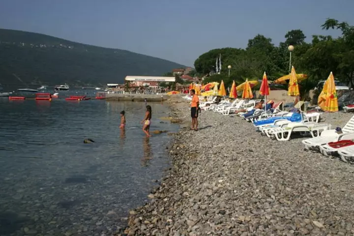 Jenovichi en Montenegro (45 fotos): ¿Qué tipo de comida vale la pena intentarlo? Características del tiempo. Descripción de playas y hoteles. Críticas turísticas 20564_28