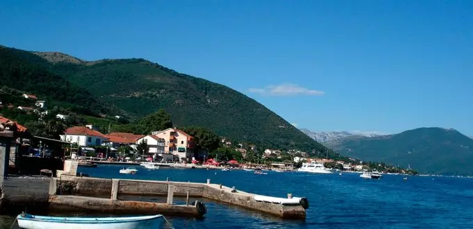 Montenegro'da Jenovichi (45 fotoğraf): Ne tür bir yemek denemeye değer? Hava özellikleri. Plajlar ve otellerin açıklaması. Turist yorumlar 20564_41