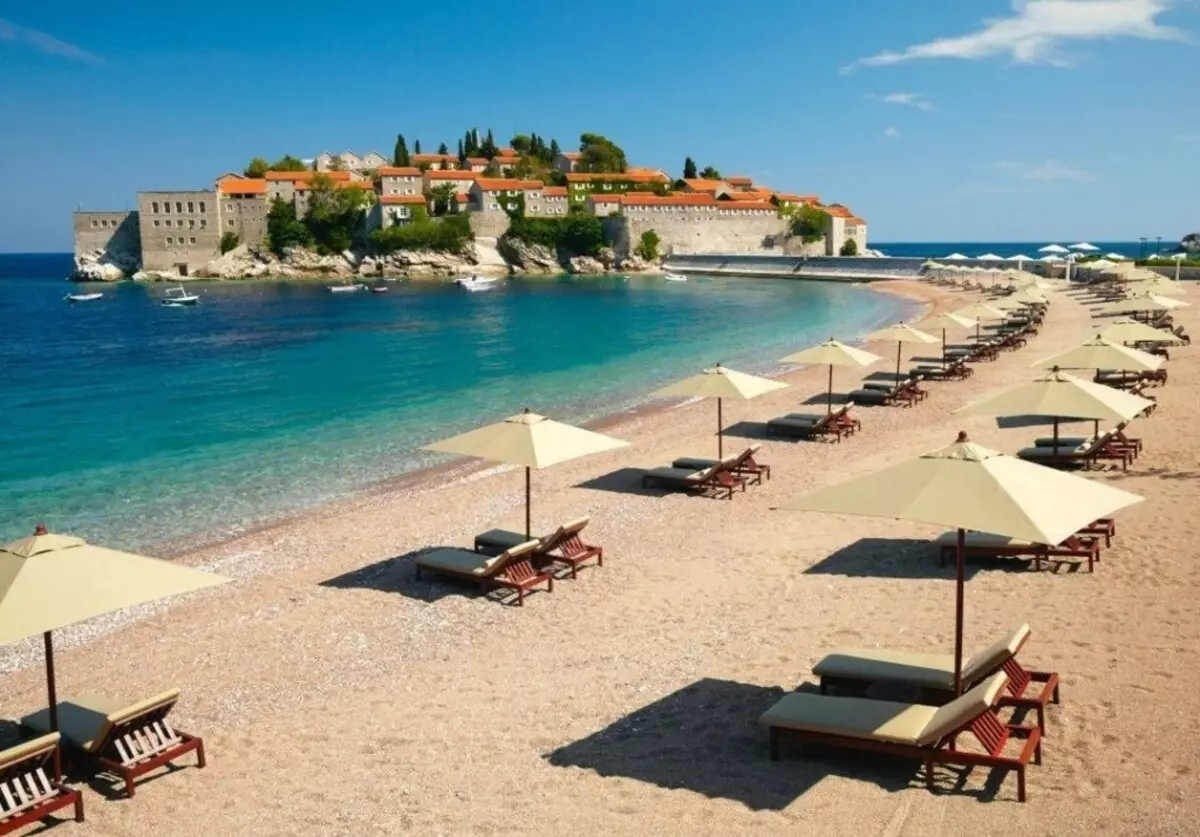 Свети Стефан во Црна Гора (70 фотографии): Опис на хотели и плажи, листа на атракции. Како да се прошири празниците во селото? Осврти 20566_25