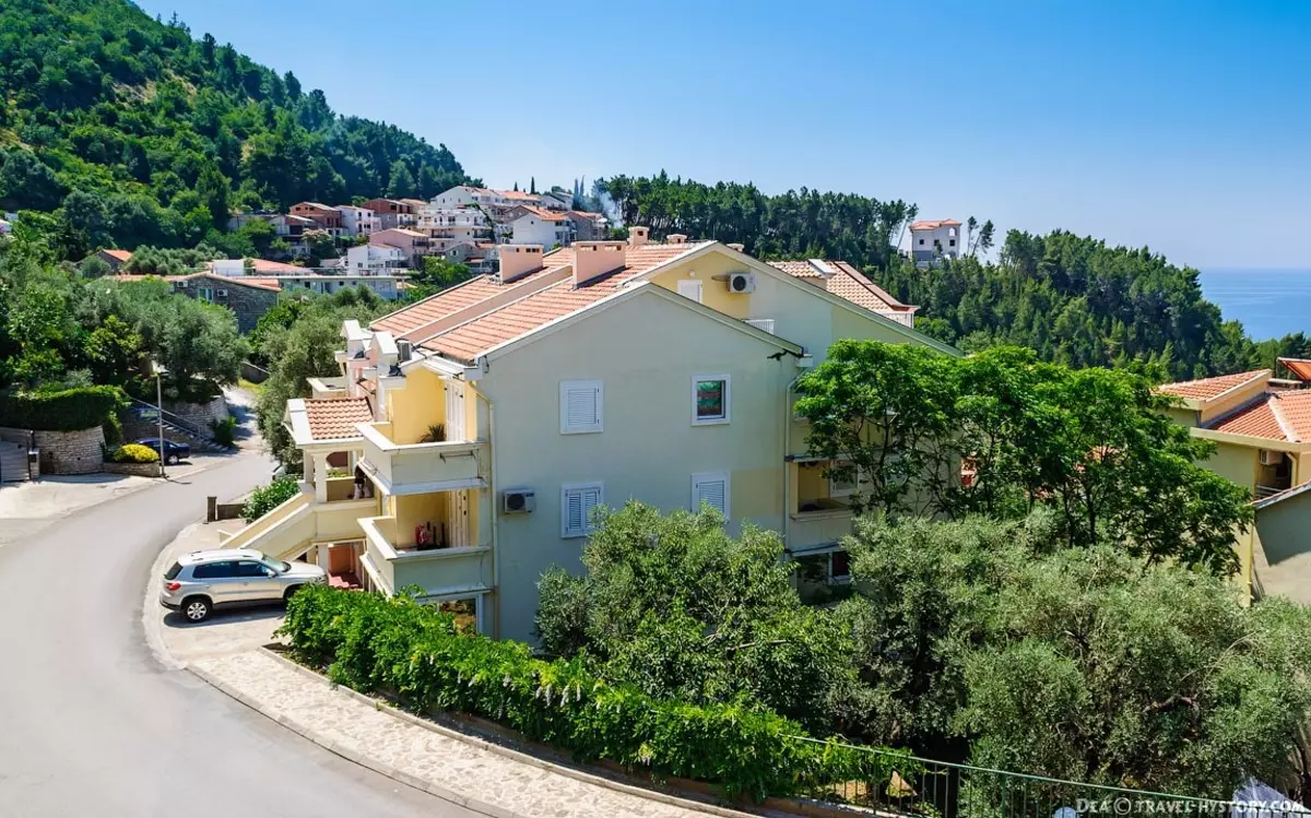 Sveti Stephen in Montenegro (70 foto's): beschrijving van hotels en stranden, lijst met attracties. Hoe vakantief te diversifiëren in het dorp? Beoordelingen 20566_3