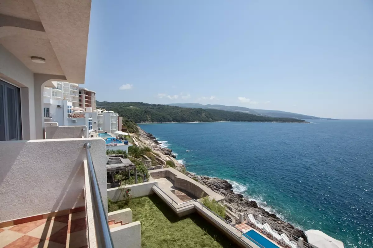 Sveti Stephen in Montenegro (70 foto's): beschrijving van hotels en stranden, lijst met attracties. Hoe vakantief te diversifiëren in het dorp? Beoordelingen 20566_44