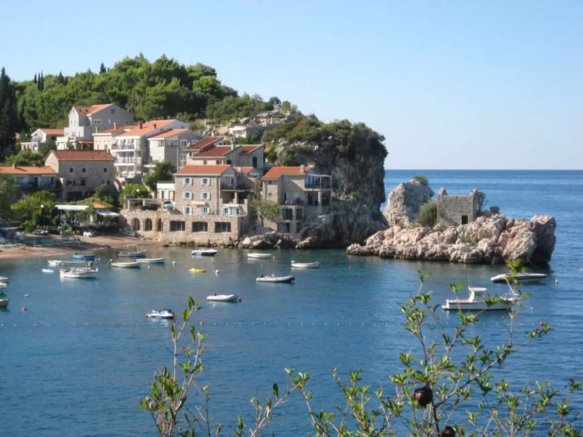 Sveti Stephen in Montenegro (70 foto's): beschrijving van hotels en stranden, lijst met attracties. Hoe vakantief te diversifiëren in het dorp? Beoordelingen 20566_46