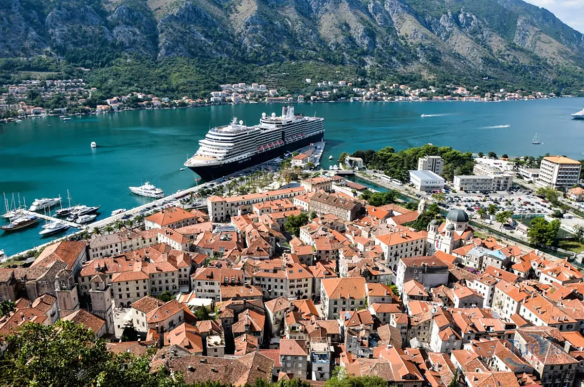 Sveti Stephen i Montenegro (70 billeder): Beskrivelse af hoteller og strande, liste over attraktioner. Hvordan diverser du helligdage i landsbyen? Anmeldelser 20566_47
