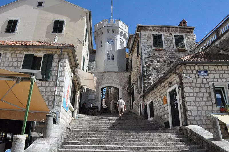 Herceg Novi di Montenegro (80 gambar): Ciri-ciri cuaca, senarai tarikan. Pemilihan pangsapuri. Penerangan dari pantai. Ulasan pelancong 20568_11