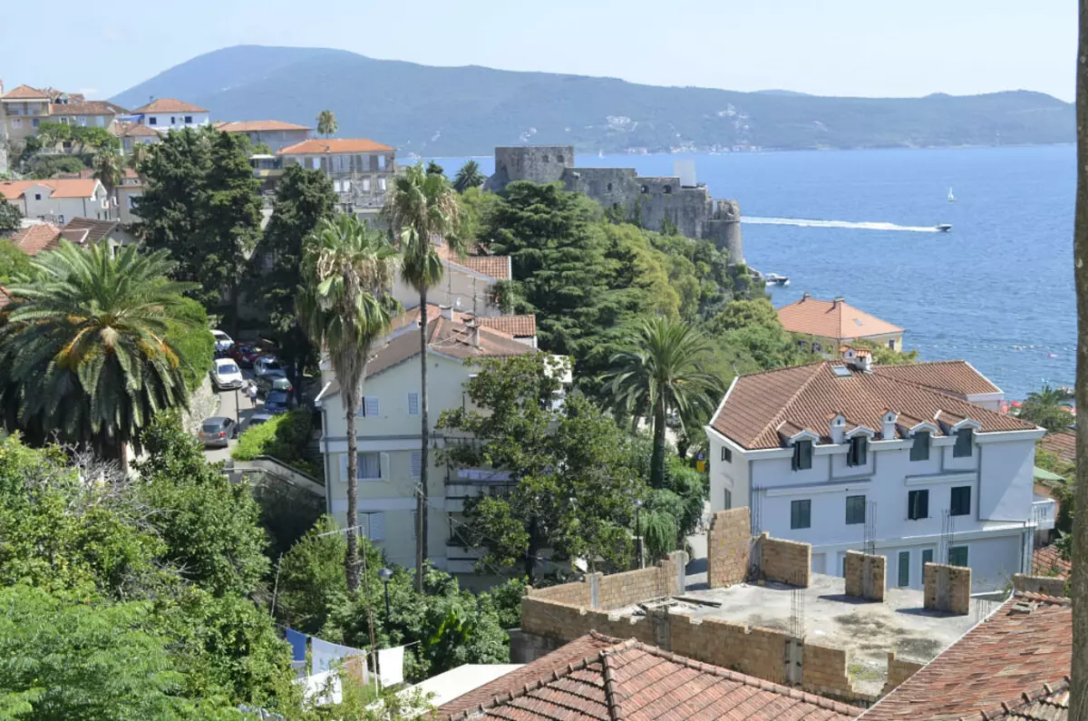 Herceg Novi di Montenegro (80 gambar): Ciri-ciri cuaca, senarai tarikan. Pemilihan pangsapuri. Penerangan dari pantai. Ulasan pelancong 20568_3