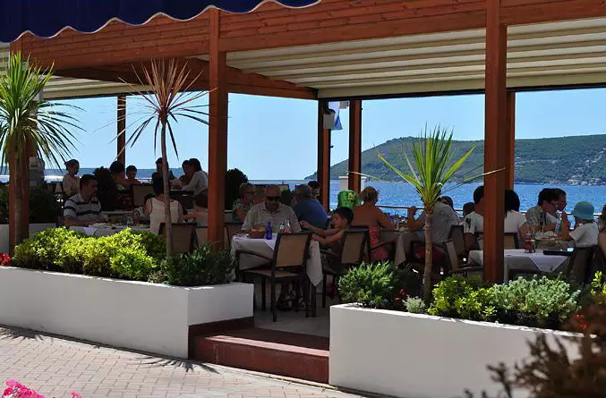 Herceg Novi v Černé Hoře (80 fotografií): funkce počasí, seznam zajímavostí. Výběr bytů. Popis pláží. Turistické recenze 20568_41